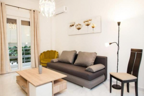 Amazing Apartment next to Koridallos Metro Station